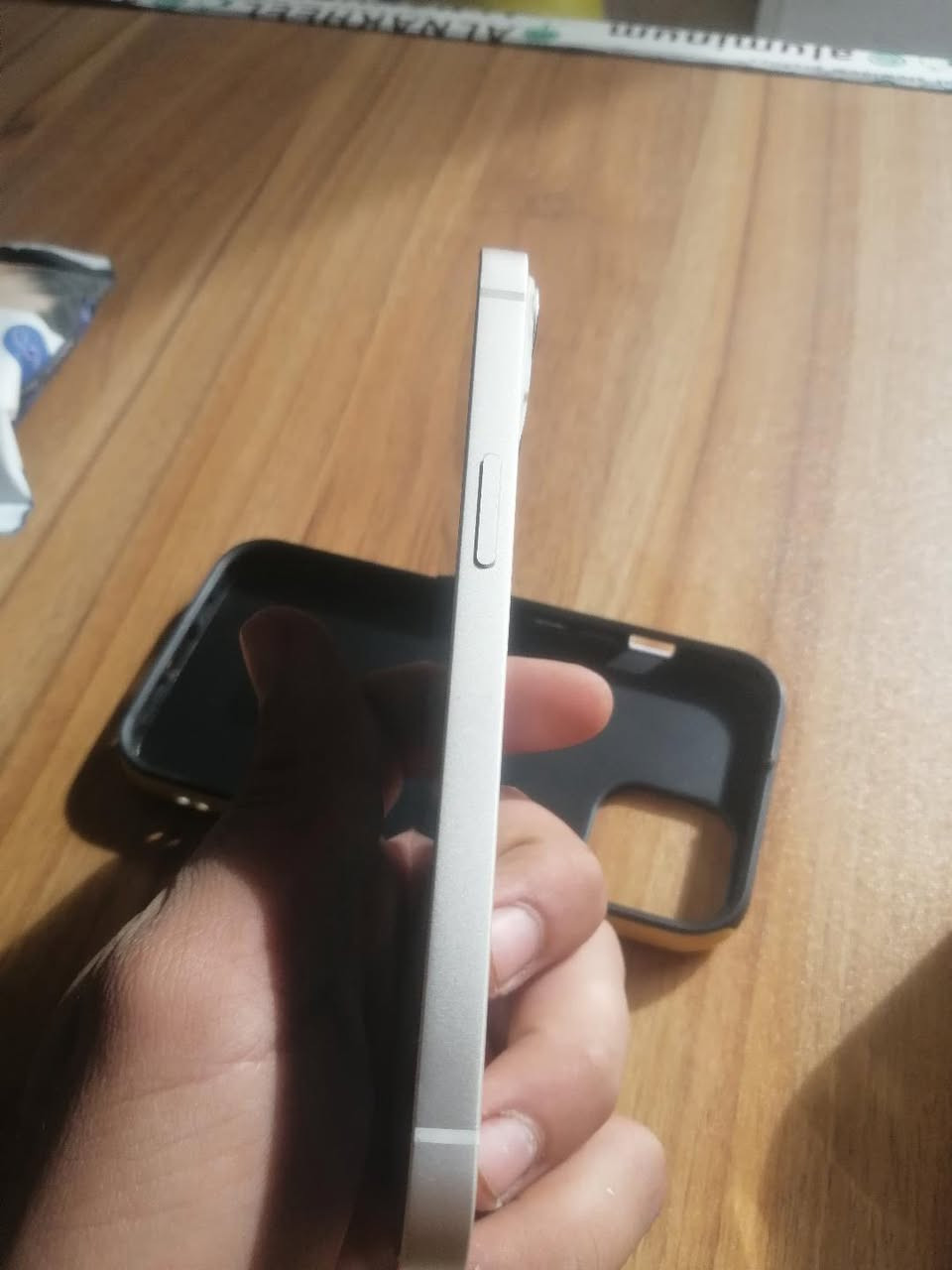 سلام عليكم آيفون 13عادي ذاكره 128بطاريه84لون الجهاز ابيض النضافه 100\100 لجهاز ممفتوح تجي تفصح وتشوف السعر 450اوبي مجال حك الجيه 
موجود بس واتساب ***********
