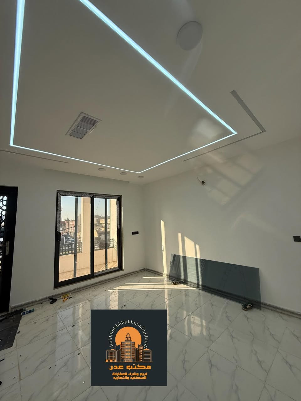 🏠دار صفر بناء حديث
   موقع مميز للبيع مقابل حديقة 
~~~~~~~~~~~
البيت فول فول✔️
نظام دكت سقف مغربي✔️
دبل جام المنيوم✔️
نظام فوتو سيل كهرباء 
~~~~~~~~~~~
طابو ملك صرف✏️📋
~~~~~~~~~~~
📐المساحه:125م
📐الواجهة :-5م
~~~~~~~~~~~
📍الموقع :-حي عدن مقابل حديقة
شارع١٠م 
~~~~~~~~~~~
💸السعر :علق تم يوصل السعر
~~~~~~~~~~~
يحتوي الطابق الاول على:-
كراج +مطبخ+استقبال
غرفة +صحيات 
~~~~~~~~~~~
يحتوي الطابق الثاني على:-
هول +صحيات + 
غرفتين نوم
~~~~~~~~~~~
~~~~~~~~~~~
للاستفسار اكثر الاتصال على
***********📱
~~~~~~~~~~~
نستقبل جميع العروض 
🏠السكنيه  🏛️التجاريه
مكتب عدن بدايه سايدين عدن مقابل مجمع جوهره
