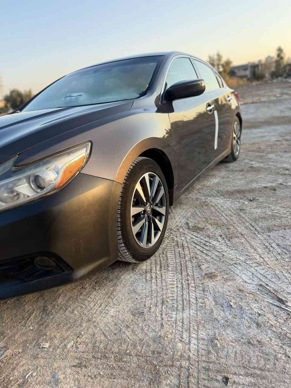 السلام عليكم احبتي نيسان التيما 2017 رقم سليمانيه بسمي كير مكينه حداديه كله مكفول الفئه sv 
السعر 130وبيهه مجال مكاني المقداديه تقاطع اللوجهيه (***********)
الضرر بس بنيد بدون شواصي ودواخل ارباك ستيرن رجع سستم
