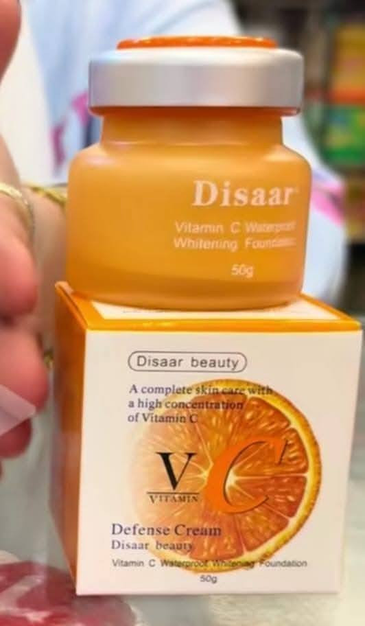 الاصلي 👌👌فاونديشن ديزار ♥️ وبأرخص سعر 🔥🔥🔥
الاصلى 
اول كريم وفونديشن علاجي في عبوه واحده 

كريم دايزر فيتامين سي  🧡🧡🧡🧡🙈
 اوريجينال 👌
 فيتامين سي 🍋 .. 
عمرك سمعتى عن فونديشن او bb مغذى للبشرة ؟
دلوقتي 
(توحيد لون ❤ ترطيب ❤ تفتيح ❤ حماية من التجاعيد ❤ صن بلوك ❤ نضارة ❤ نعومة للبشرة )
الكريم دة فعلا  فى عالم الميكب والتجميل ، رهيب بجد وبيدي ملمس ناعم للبشرة وغني ب فيتامين c 😍 فيتامين النضاااااارة ❤
كريم ديسار👍
🌸 خفيف جدا على البشرة
🌸 بيوحد لون البشرة كامله
بيدي.منظر طبيعى ولايت خفيف اكنك مش حاطه حاجه
🌸 يتميز بخاصية الوقاية من اشعه الشمس الضارة
🌸 فيه كولاجين لتجديد خلايا البشرة .واخفاء اى تجاعيد بها
🌸 بيفتح البشرة تدريجيا مع منع التجاعيد .
🌸 بيدى لمعه للبشرة وإضاءة طبيعيه نتيجه الفيتامينات الاساسيه الموجودة به.
🌸بياخد لون البشرة اللي بيتحط عليها ودى ميزة مهمة جدا
مناسب جدا للجامعة والشغل بالنهار ♥️


**إذا كنت صاحب هذا الإعلان وتريد حذفه لأي سبب، رجاءا أرسل رسالة إلى الدعم الفني**