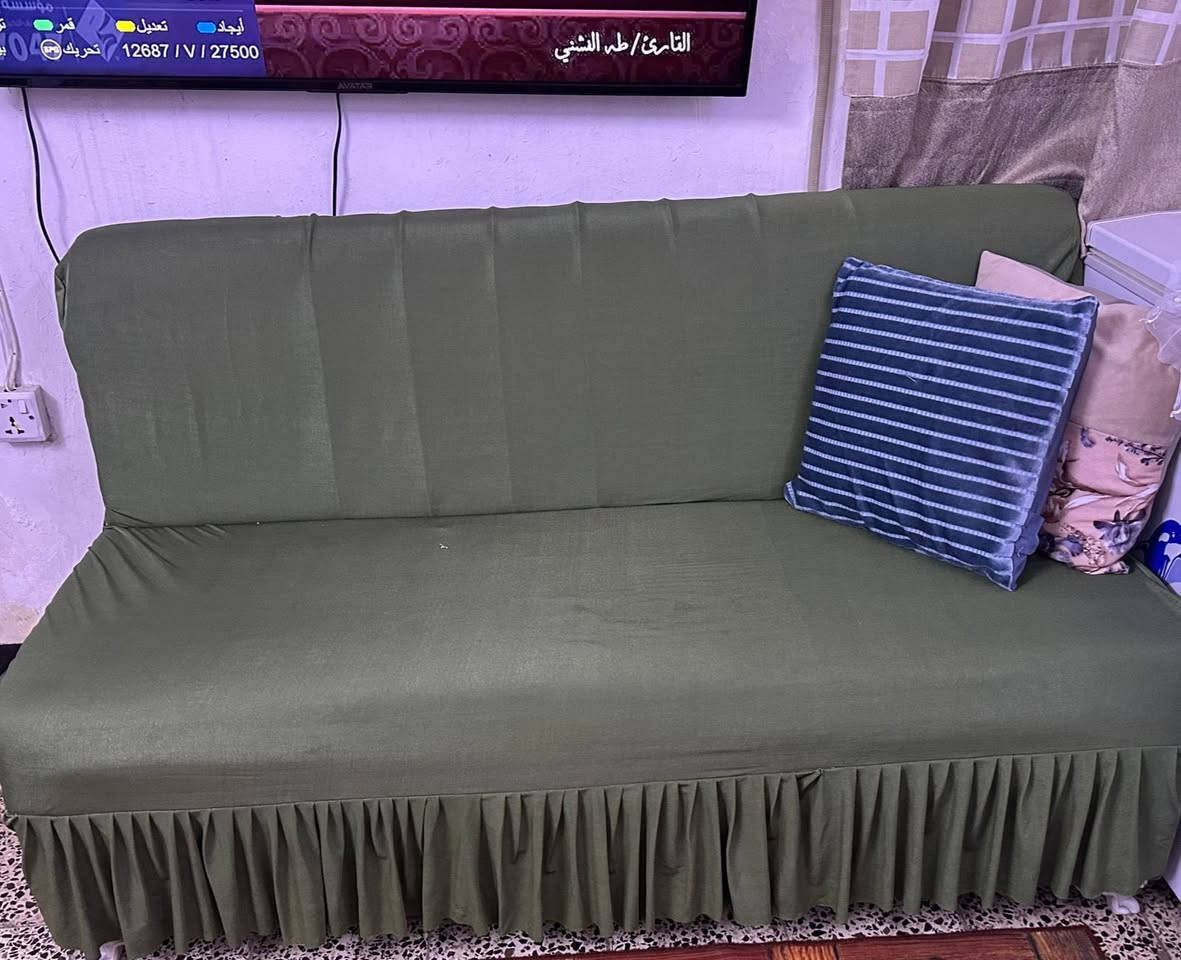 تخم قنفات مستعمل نضيف قماش شامواه 
قطعتين كبار + كرسي + زاوية
السعر 150 الف الزعفرانية شارع المعهد


**إذا كنت صاحب هذا الإعلان وتريد حذفه لأي سبب، رجاءا أرسل رسالة إلى الدعم الفني**