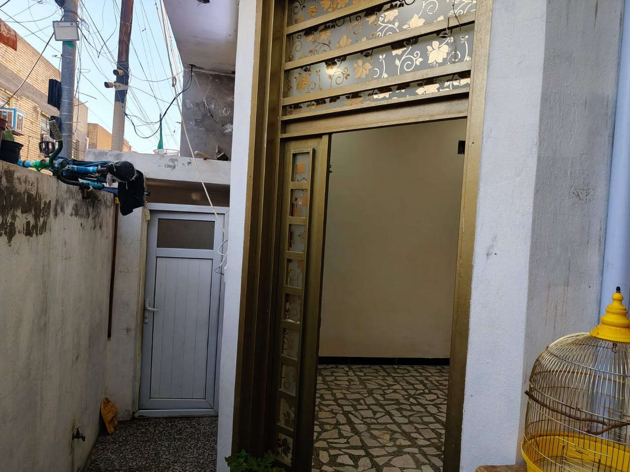 بيت ١٠٠ متر اللبيع
العنوان شارع أبو موسى 

السعر والتفاصيل للانتصال 

*********** وبي وتساب
