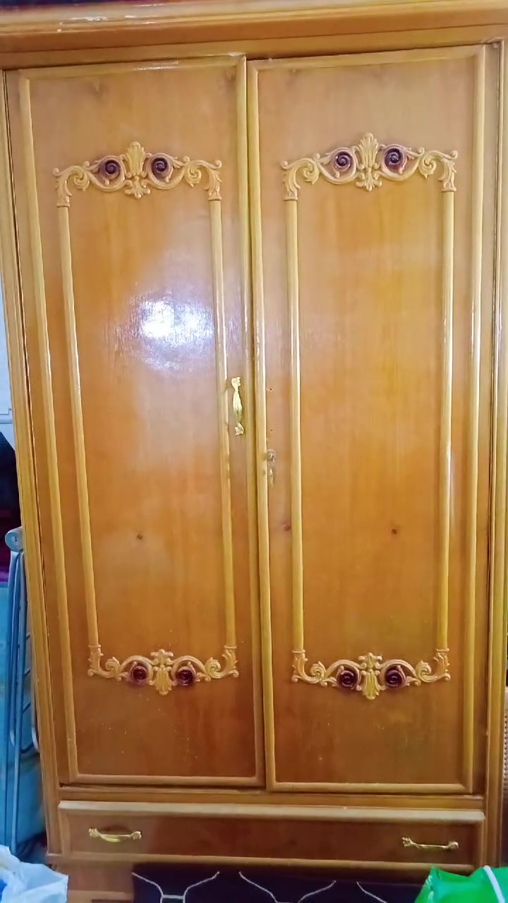 غرفة اخشاب ٦بوب صاج تزكام ماعده الصوميه ماموجوده ٣٧٥ الف
كنتور بابين نضيف ١٧٥ العنوان الشعله شارع ابو هاتو ***********
