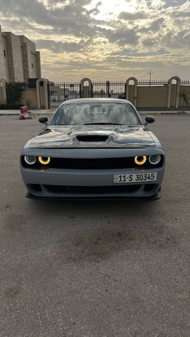 السلام عليكم 
جالنجر 21   
لون سموك 
  
SXT 3600 
موصفاتها المعروفه 
ماشيه 53 mi 
 ويل 18 
السيارة نصبتها تخبل كير مكينة خير من الله بيها تزويد بسيط من امريكا 

حادثها بالعراق فقط جاملغ جهه السايق والشاصي نفسه مسحوب بدون اي ضرر وبيها بارد موضح بالصور والسونار 

السعر 175  وبيها مجال بسيط ￼

واتساب ***********
