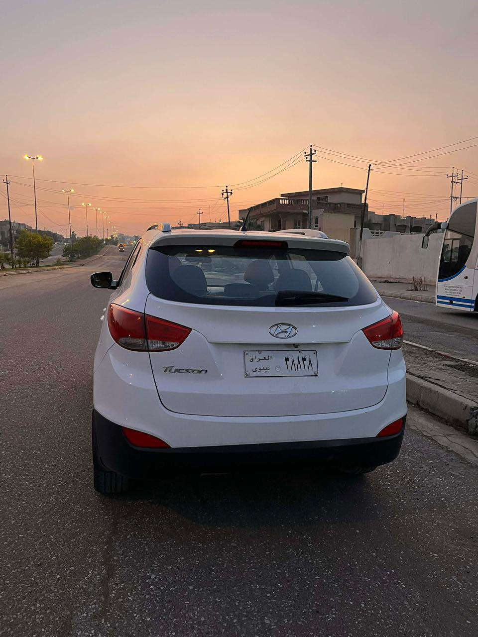 سلام وعليكم اخوان 
هونده توسان 
موديل 2014 
سيارة ماشية 200 الف يعني كيلو وليس ميل 
مكينة مرغوبه 20 دوش وجديده كله شرط 
صدر امامي +خلفي كله جديد 
تايرات امامي وخلفي جديد
ويل اسود بلادي 
مواصفات شاشه حساس كامره والباقي معروف عليه 
لايت زينول +مانع ضباب 
تبريد قطعتين امامي  وخلفي 
سيارة خليجي وليسه امريكي 
ضرر سيارة داخله كلين عالعراق 
هنا بالعراق صار بيها صقف صبغ سبب تخريب بس سقف صار بيه صبغ شرط شرط 
تكم شرط ما بيهم نقطه صبغ 
بونيت صبغ فقط شرط دواخل وشرط كلشي
سيارة استخدام شخصي مال بيت وكلش حلوه وتعال شوف بعينك وكله شرط شرط 
مكان سيارة بالموصل 
رقم سيارة نينوى 
الاتصال ع هذا رقم 
*********** 
هذا رقم بيه خط وتساب فقط أربيل, العراق
