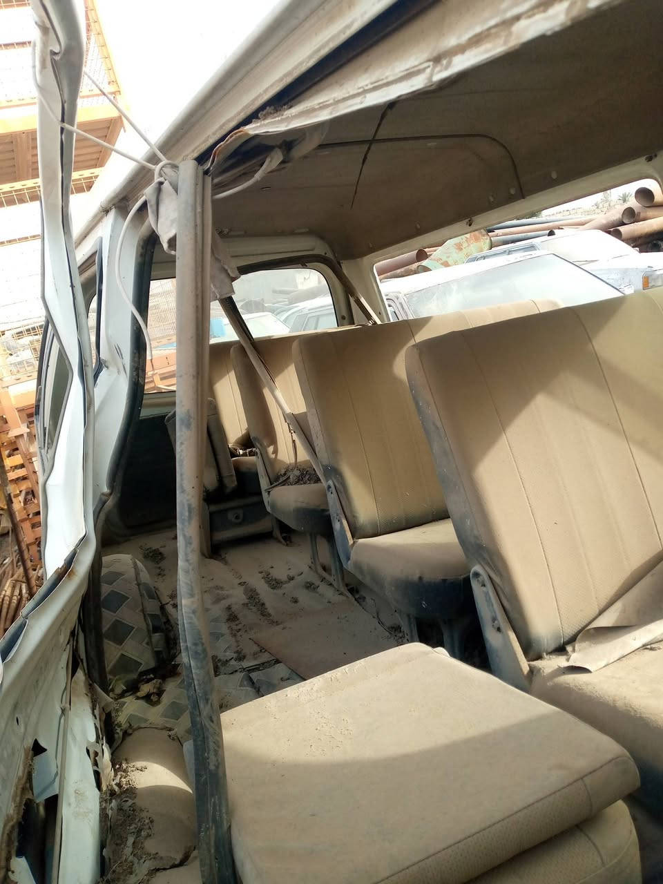 مازده بومه موديل الفينات مال مزاد بيه كتاب مزاد مال دوله للتفصيخ مايتسجلن بيه حادث عباره عن اكسن كامل محرك كير صدر صندوق خلفي كشنات بدون قلابات السعر اتلاثه مليون اوربع رقم تليفون *********** بغداد مدينه الصدر
