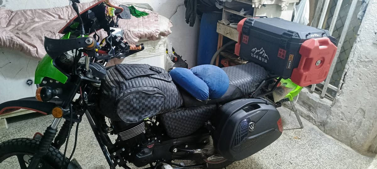 السلام عليكم دراجه دايوان جبلي زيرو ماشيه 659كيلو قابل للزياده لون اخضر رقم اربيل عليهه جنط 3 وجامع اماميه يدات سكليتر جلاتين وماسك تليفون وماسك بطل وشاحنه اصليه شحن سريع وشفت ستيرن وجهاز جي بي اس وداش كام امامي وخلفي تاير ماركه خلفي عريض جلاتين مع دوشمه كامله ربع متصر عليهه سعر ب2800وبيهه مجال بسيط  ***********
