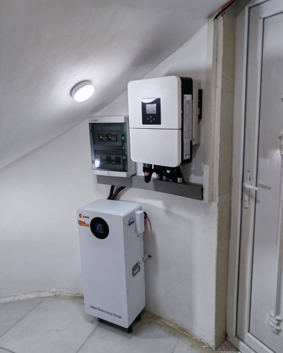 عروض ال20 امبير متوفرة الى الان سارع بالحجز !!!!
🔴اعمال #شركةسولرماجك مستمرة من شمال عراقنا العزيز وحتى جنوبه !!!!
تم بحمد الله تنصيب منظومة شمسية (20 امبير) ، في #تكريت .
تتكون المنظومة من :
✅ 10 الواح نوع #لونجي قدرة 620 واط .
✅ 1 بطارية نوع SRNY  #ليثيوم بحجم 16  كيلو واط.
✅ #انفيرتر هايبرد نوع ديا حجم 6 كيلو واط .

لِرؤيا عصرية حديثة واشراقة جديدة مغايرة لواقع البلد تقدم شركتنا خدماتها للطاقة الشمسية حاملة على عاتقها تقديم جميع الحلول المناسبة لحل أزمة الكهرباء .

انتظرونا بقادم الأيام بأعمال أكبر.

للتواصل :
***********
***********

#طاقةشمسية #طاقةمتجددة #العراق
