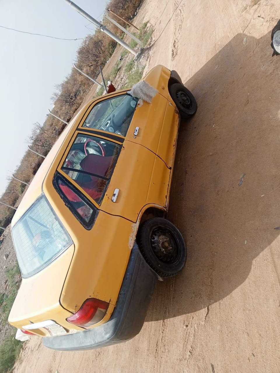 السلام عليكم سايبه 2012سياره جاهزه وحلوه بديهه زين شوفت عينك مابي شي ومحرك جديد هستوني شاده قبل يومين محرك كامل وجديد والگير خير من الله جديد تخم تاير جديد وباتري جديد السياره حلوه ومرتبه كهربائيات كلهه شغاله جاهزه السياره سنويته منتهيه ب23مصفره غرامات ولا الف عليهه وراعيهه موجود شوكت متريد يحولك السعر 16وبيهه مجال مكاني البصره الهارثه***********
