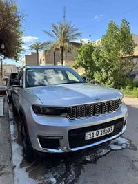 للبيع جيب كراند شيروكي لمتد هايبرد بلك ان 5 راكب  وارد امريكي فول مواص...