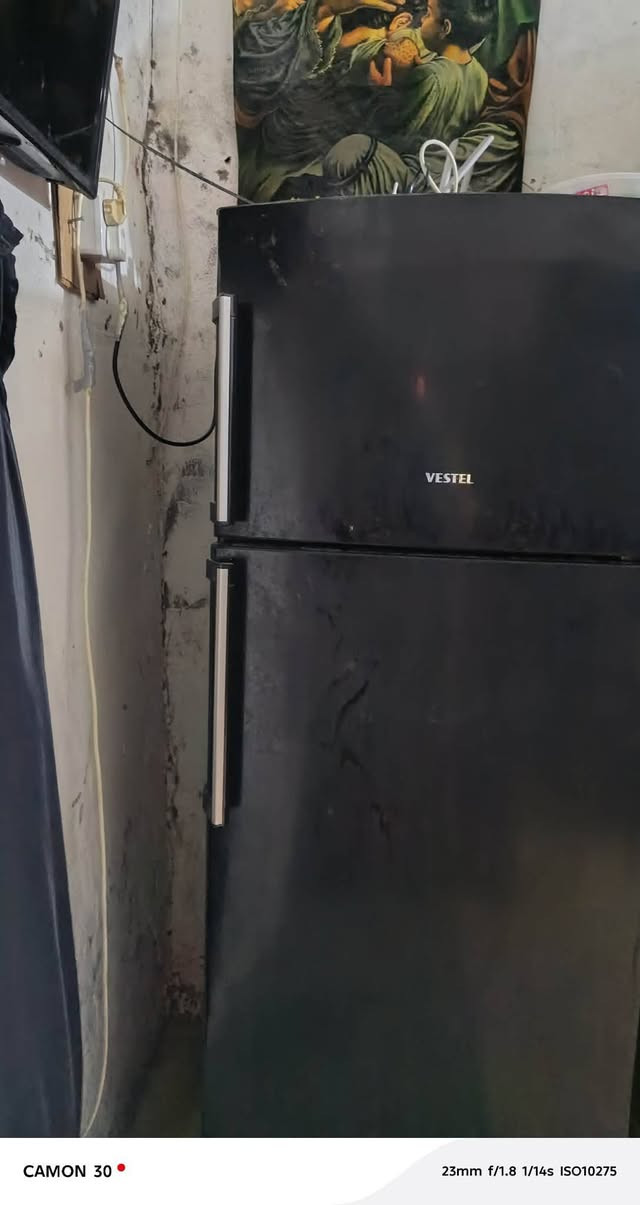 ثلاجات للبيع سوده سعره 175
وبيضه وسط سعره 75 وبيضه جبيره سعره 160 
وبيهن مجال 
مكان حله شارع ثمانين 
نقطه داله مسجد الرحمان


**إذا كنت صاحب هذا الإعلان وتريد حذفه لأي سبب، رجاءا أرسل رسالة إلى الدعم الفني**