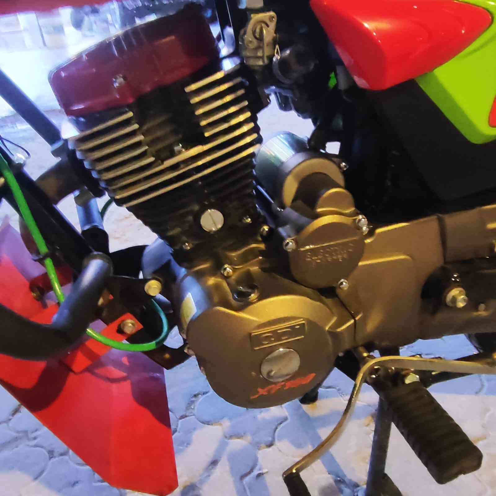 السلام عليكم دراجه شاينك للبيع رقم وسنويه جديده بعده وكيل كفاله عامه تحويل ثاني يوم كله شغاله السعر مليونين و 200 وبيه مجال ) 2200 ) مكاني بالزبير مكلف بالنشر هاذ رقم راعيه ***********
