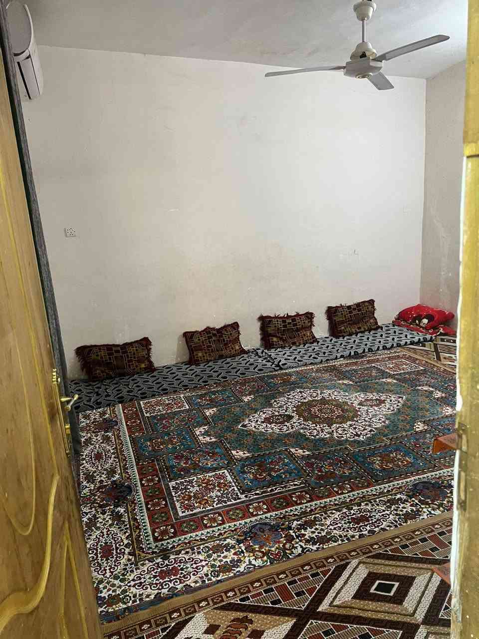 بيت للبيع (125 متر) - طابقين 🏠
المساحة: 125 متر.
البناء: طابقين، نظيف وجاهز للسكن.
ملاحظة: البيع للبيت فقط (بدون الأغراض والأثاث).
السعر: 35 مليون (وبيه مجال).
📍 العنوان: [الشعلة قرب ساحة باسم]
📞 للتواصل: [***********]
