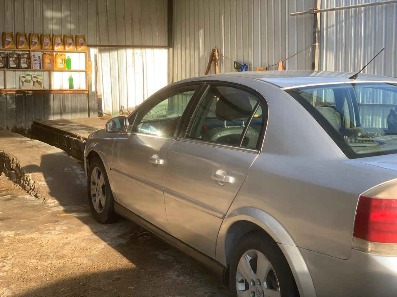 سلام عليكم
اوبل فكترا 2004 رقم اربيل دولي سنويه جديده السياره مكفوله من الضربه بس صبغ جماليه اثر جراد سعر 50 وبيهه مجال ***********
