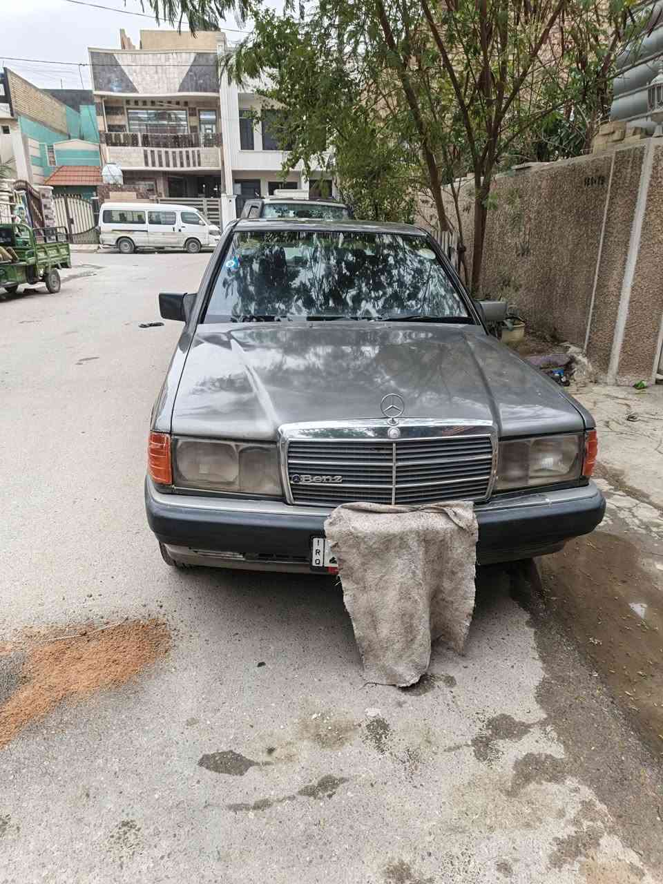 سلام عليكم مارسدس مديل ١٩٨٨السيارة بسمي التصال ***********ا و *********** غير متواجد على الواتساب
