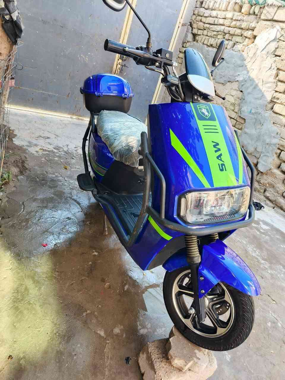 دراجه جديده ونضيفه SAW
6 بطاريات بحجم 32 ڤولت
ملف نحاسي 1200 واط 
ونظام حمايه 180 
الدراجه بيها بصمتين
سعرها 600الف وبيها مجال
***********وتساب 
مكان بصره زبير
