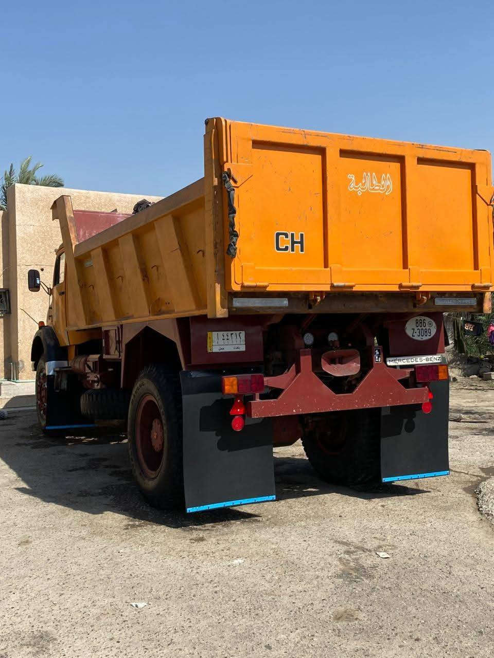 سلام عليكم البيع موديل 81 بيها بس لغد السياره بلاديه محرك جديد كير ابو الشخاطه جديد اكسن 17 بلادي مامفتوح رقم بغداد بسمي ***********
