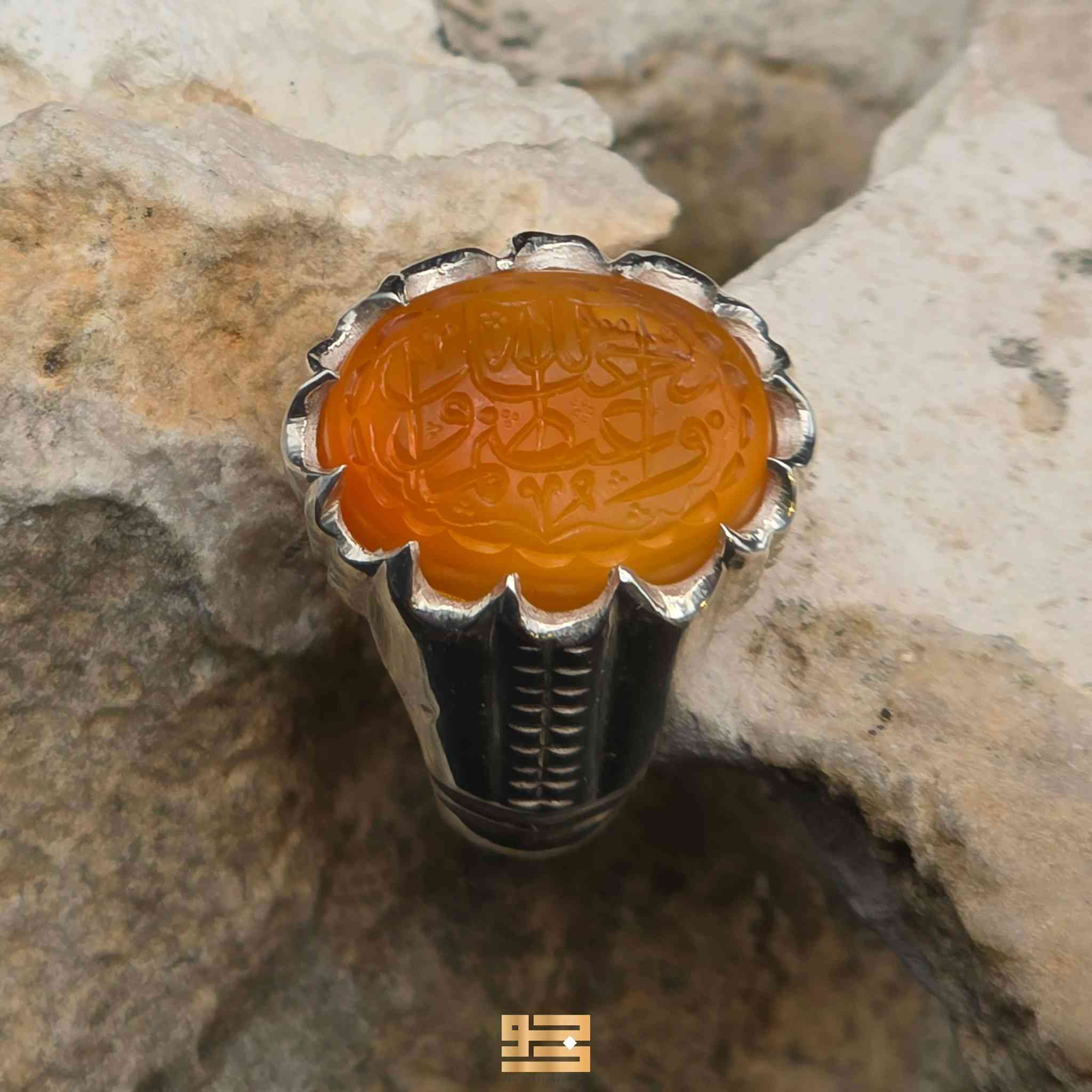 ﷽
خاتم رجالي
حجر عقيق يماني 
صياغة البحرين 
منقوش الآية الكريمة "واعتصموا بحبل الله"
النقش بخط مجيب
القياس 22 تقريبا 
الوزن 14.9 غرام 
حجم الحجر 1.8 تقريبا

لينك المزاد على الواتساب🛍:

🔗https://chat.whatsapp.com/GAK4nGjC5FC8BV5OaeH8Uw


**إذا كنت صاحب هذا الإعلان وتريد حذفه لأي سبب، رجاءا أرسل رسالة إلى الدعم الفني**