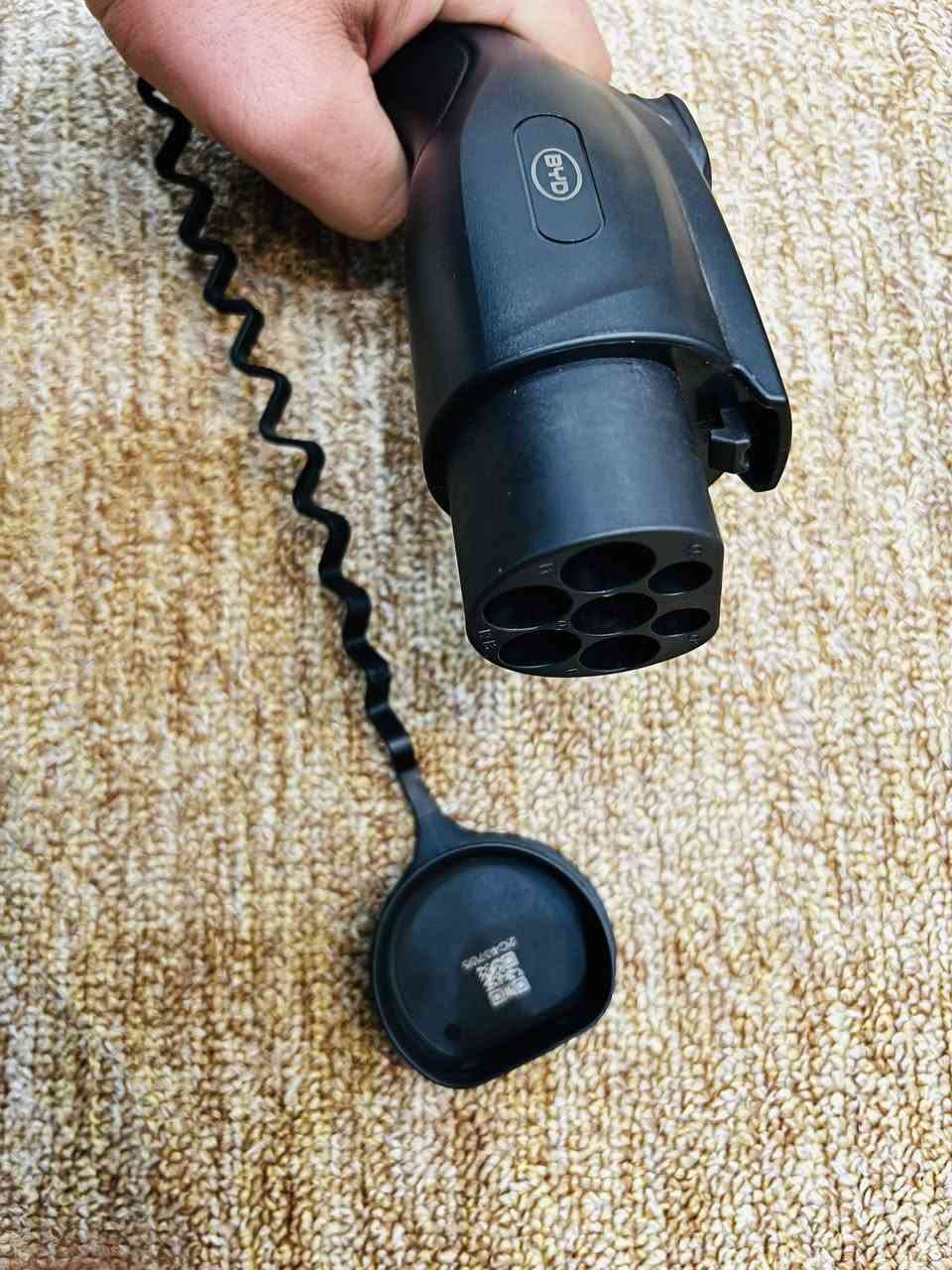 السلام عليكم شاحن اصلي BYDطول 5 أمتار
8أمبير سعر 80 الف مكاني بغداد للتواصل *********** 📞
