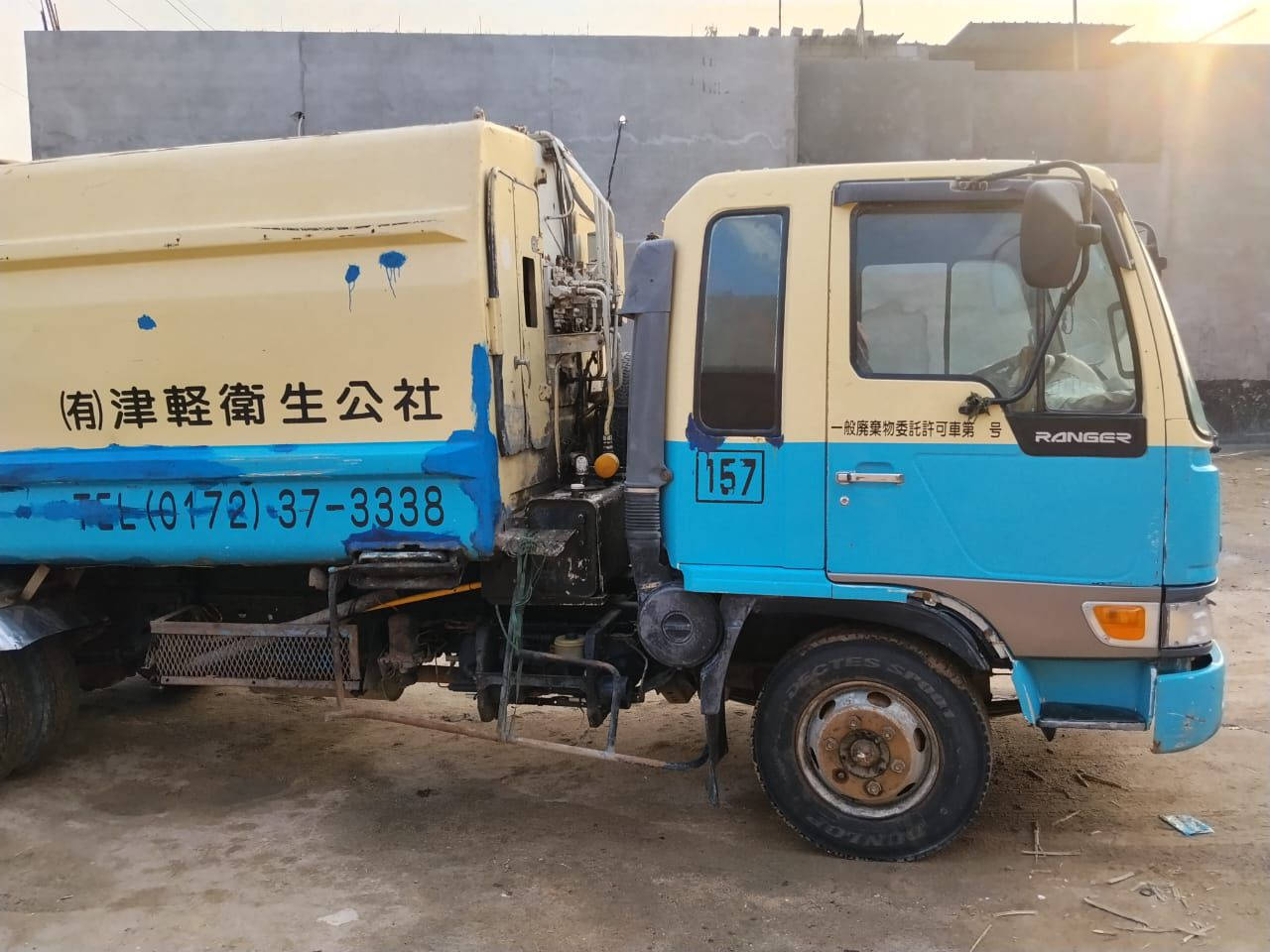 سلام عليكم عليكم 
كا بسه هينوا للبيع 
موديل 95 بلادية تحويل ثاني يوم 
 كبسة كهربائي8.5 شاصي بلادي . 
سيارة جاهزة كهربائيات  تخم تأير حدادية  رقم الماني ابيض بصرة   سنوية 28  كل  هاي مواصفات  *********** تصال على هذا رقم عنوان بصرة
