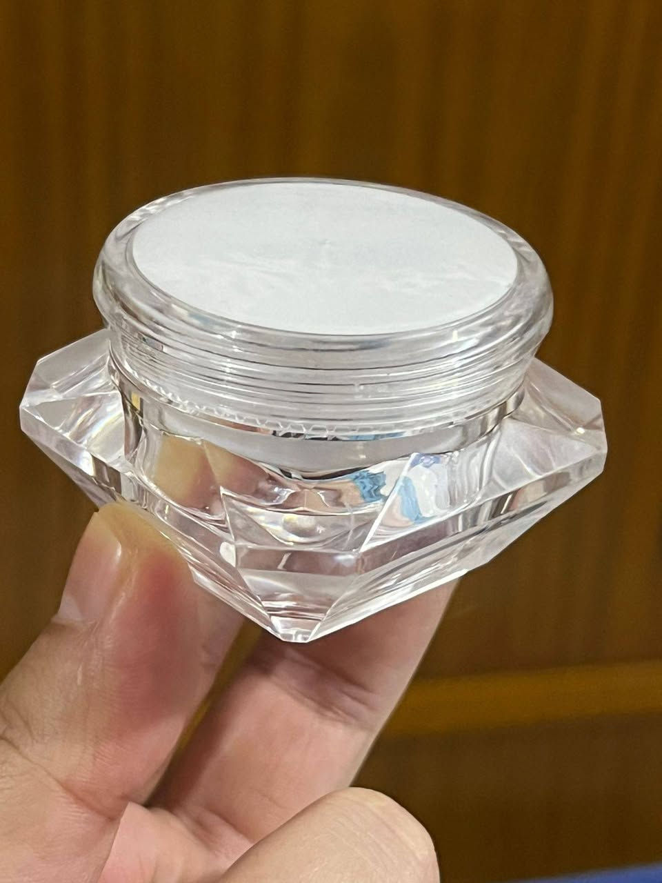 السلام عليكم 
1/علب فارغة للكوزمتك 89 قطعة 
2/صابونة علج المر 8 قطع
3/سيروم قطعة وحدة
4/كريم الكولاجين عشبي 100 بلمية 
((لتفتيح البشرة وتنعيمها وتسمين البشرة وازالة التصبغات وتوحيد لون البشرة وللمناطق الجسم الحساسة)) يستخدم للوجه ولمناطق الجسم الحساسة

100% عشبية وليس بها اي مادة كيميائية

ملاحظة الكريم كيلو ونصف 
واذا حاب تاخد بس علب او بس كريم او بس صابونات او بس سيروم عادي والياخدهم كلهم اداري اكثر 

والسعر جميع ماذكر قيمهم بما يرضي الله وراسلني وماقصر وياكم


**إذا كنت صاحب هذا الإعلان وتريد حذفه لأي سبب، رجاءا أرسل رسالة إلى الدعم الفني**