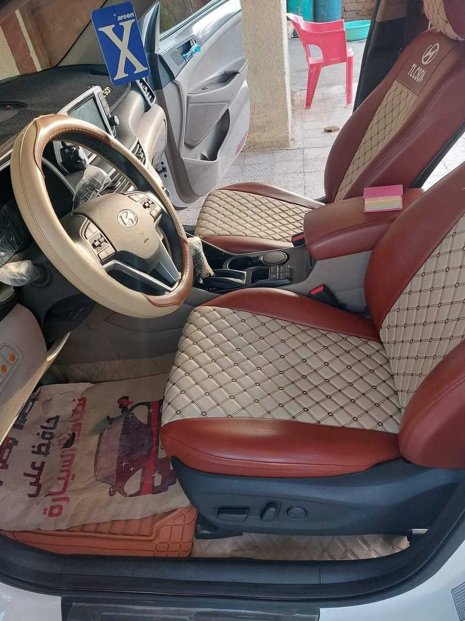 السلام عليكم توسان 2020
شركة الگاصد ماشية 22,400 
فول مواصفات عدا البانوراما
كوري بلادي دوشمة جلد ارضية وكشنات السيارة كلها بلادية 
السعر 248$
رقم الهاتف : *********** 
غير متواجد على الفيسبوك
