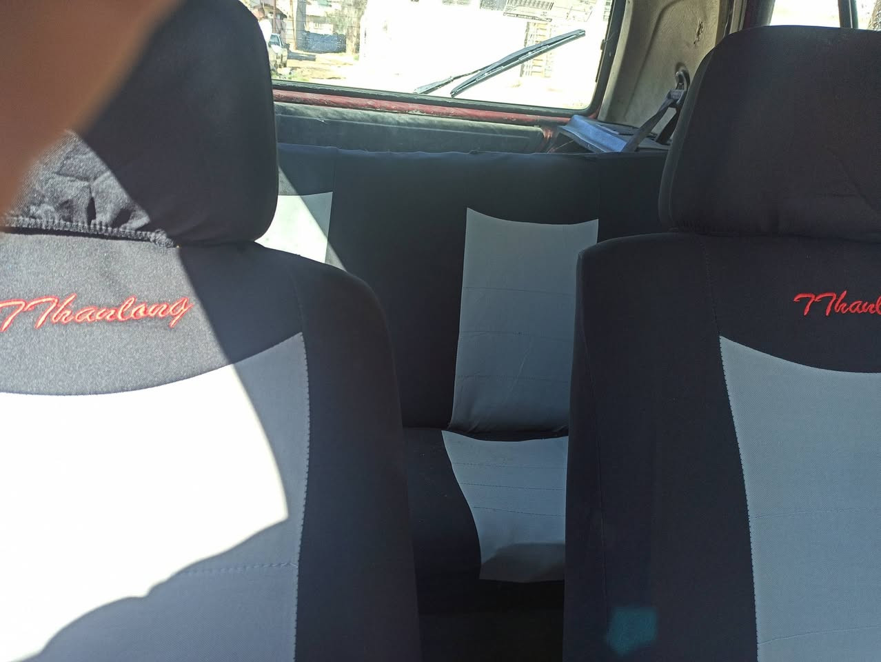 سلام عليكم سياره كولف للبيع موديل 1991 شرط الوكاله والتحويل غرامات 300 حداديه جديده محرك برازيلي بي اثر نفخ 
سعر السياره 18 وبي مجال 
رقم الهاتف ***********
