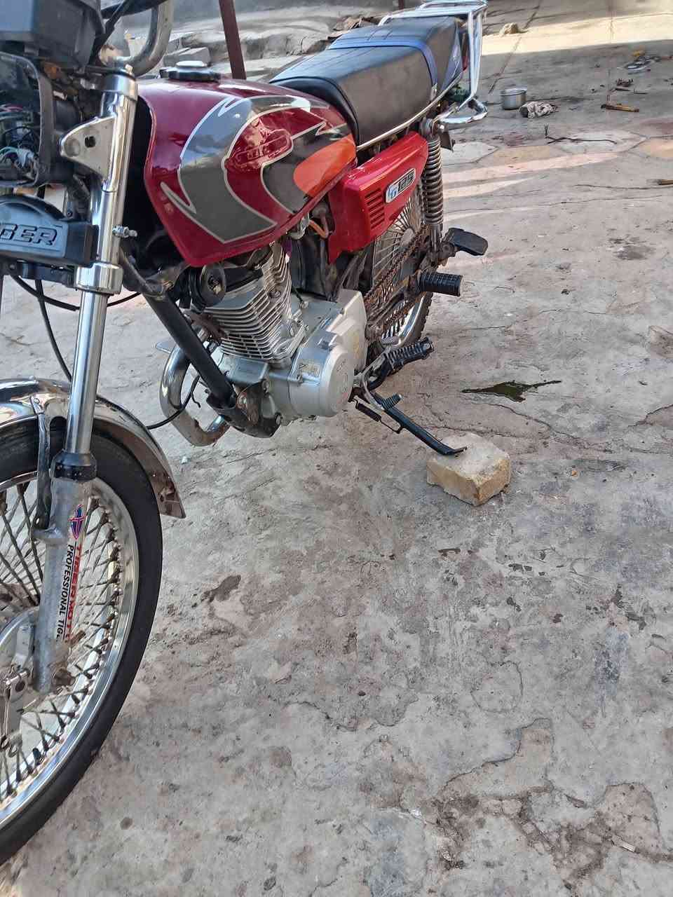 دراجه للبيع مديل 2020 أوراقهى ضايعه بيهى بليته لسعࢪ400وبيهى مجال قليل مكاني دوايه


**إذا كنت صاحب هذا الإعلان وتريد حذفه لأي سبب، رجاءا أرسل رسالة إلى الدعم الفني**