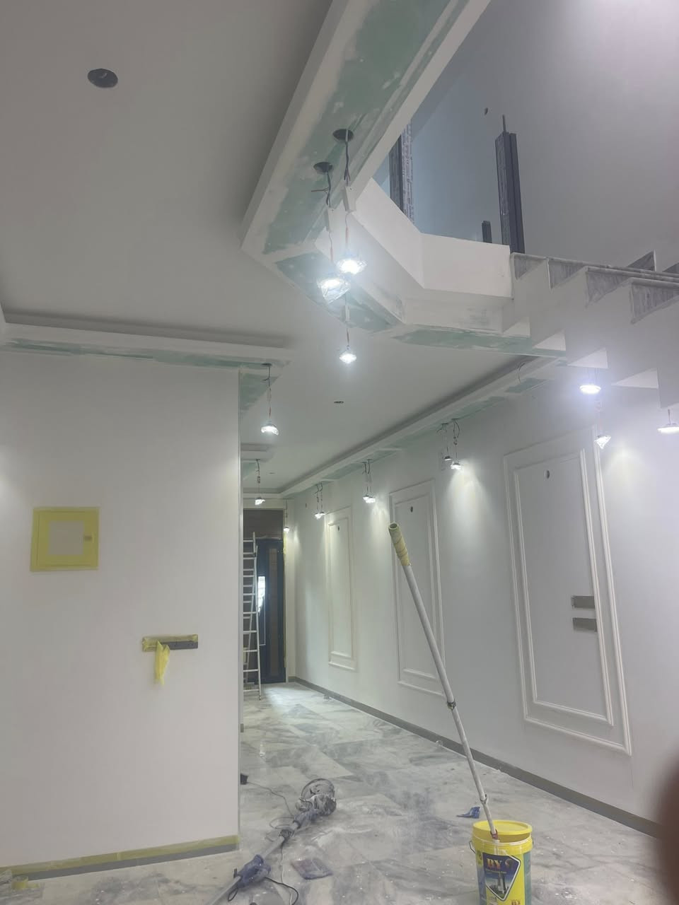 كادر متفرغ للصبغ والديكورات والسحبات الجداريه بنواعه مكاني بغداد عملي.    داخل بغداد واططرافها عمل.  درجه اولى ومواد درجه اولى شرط مهندس اللاستفسار اكثر راسلني خاص او واتساب 
***********
