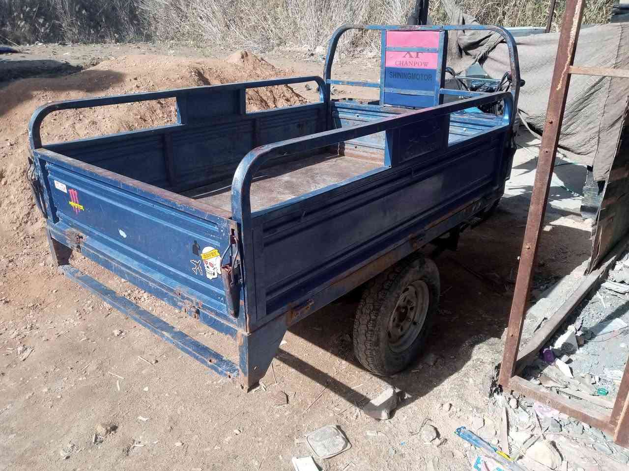 ستوتة نضيفة كلهة شغالة بدون اوراق سعر ٧٠٠ قفل كربلاء الحر بدي نضيف مابيهة خياس ***********
