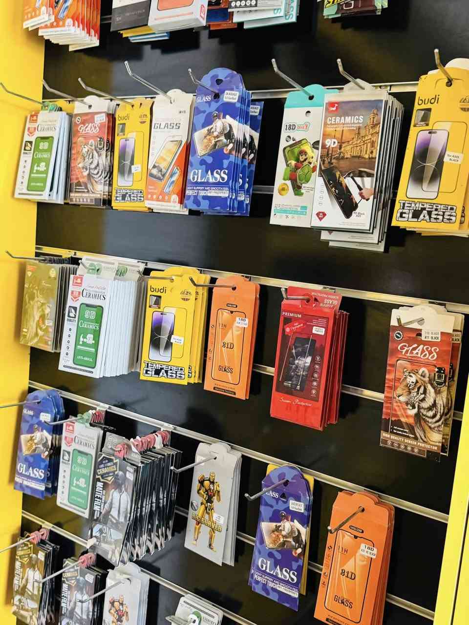 محل موبايلات للبيع
بيجي الحجاج 
*********** 

كلشي الاثاث والمسواك للبيع شلعه كامل 
مابيه حيل اكتب كلشي ب الصور للبيع 
سعر خاص
