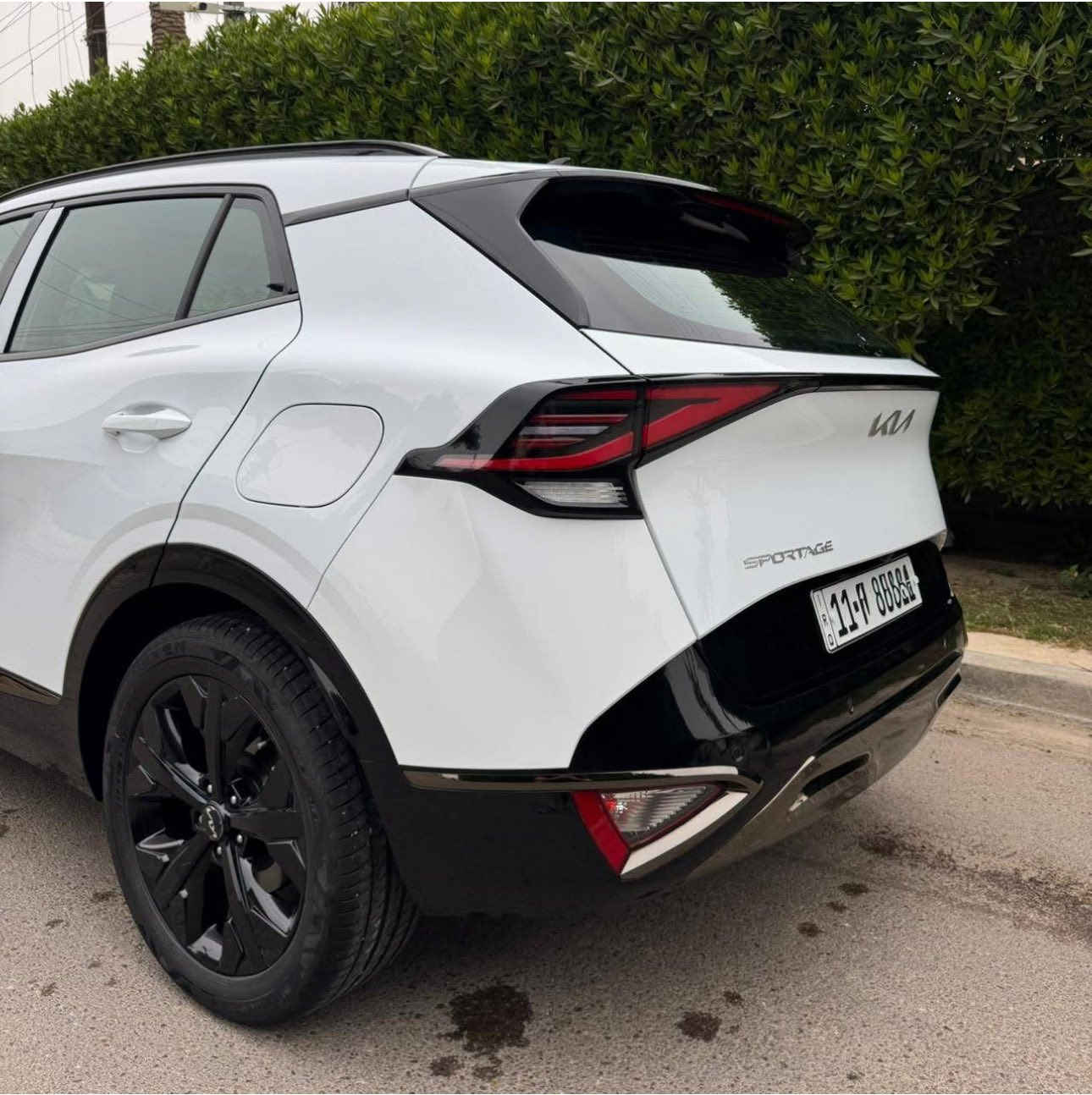 كيا سبورتج 2025

(بلاك ادشن  )فول 1/1 اعلى فئة بالسبورتج 
خليجي وكالة الدولية
داخل جلد زيتوني وكنتارا

(مكفولة عدا رصعتين)

‏‎عداد المسافه  35 الف كيلو متر 

- رقم بغداد ‎الجديد بسمي هزة وسنوية جديدة

‏‌‎ - بانوراما 

- بصمتين

‏-‌‎ مرتبط بناقل حركة أوتو 

شاشه متصل طويله

‏‌‎ - عدد AIR BAG6

‏‌‎ - حساسات أمامية 

‏‌‎ - حساسات خلفية

‏‌‎ - لايت زينون + LED

‏‌‎ - كشافات 

‏‌‎ - بك لايت LED

‏‌‎ - ويل كب 19‏‌‎

‏-‌‎ اريل نفكيشن

‏-‌‎ تشغيل عن بعد 

‏‌‎ -فتح الصندوق كهرباء ذكي 

‏-‎ دشبول شاشة 

‏‌‎ - شاشة Apple Car play 

‏‌‎- كاميرا دوارة

‏‌‎ - الانارة الداخلية LED

‏‌‎ - المقاعد جلد زيتوني وكنتارا 

‏‌‎ - تدفئة المقود 

-تدفئه كشنات 

‏‌‎ - مثبت السرعة Cruise 

- الأوامر الصوتية

‏‌‎- أوضاع القيادة  Drive Mode

‏‌‎ - فحص أنظمة السيارة 

‏‌‎ - حساسات ضغط اطارات 

‏‌‎ - شفتات مقود

‏‌‎- تبريد شاشة

‏‌‎ - هاند بريك بصمة �‌‌‏- ABS �‌‌‏ - Auto Hold    أوتو هولد�‌‌‏- ISO Fex        ايزو فكس

‏‌‎- نظام مانع الانزلاق

‏‌‎- نظام نزول المنحدرات 

‏‌‎- اشارة في المرايا الجانبية

‏‌‎- مخرج منفذ الطاقة �‌‌‏- رادارات جانبيه مع رادار خلفية -

شاحن هاتف لاسلكي

السيارة جديدة جداً وبدون اي نقص بعدها على حالة الوكالة وغراض الوكالة كلها موجودة
العنوان : بغداد الدوره
رقم الهاتف : ***********          السعر: 237 وبيها مجال
