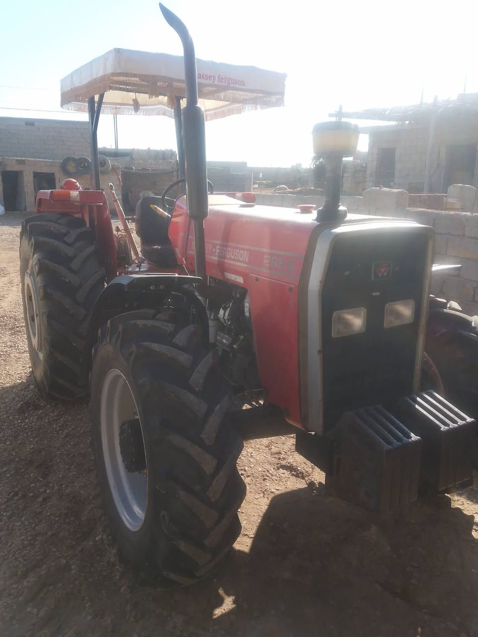 السلام عليكم  تركتر تركي موديل  2001دبل محور للبيع كتاب 📖 شركه مكفول كفاله عامه شرط كير اكسنات  تايرات اربعه با الجيس محرك شرط لا صرف ولا بخار
تركتر ما اتحط عليه برقي السعر 150 او بي مجال 
المكان الشرقاط الهيجل للستفسار الاتصال على الارقام التالية  ***********/***********
