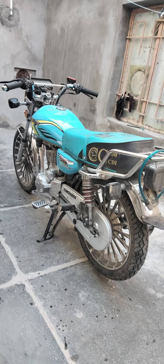 سلام عليكم دراجه ايراني 5كير موديل ٢٠٢٥ للبيع الدراجه كلشي ما بيها بعدهي رمبه كلشي يشتغل بيها سلف هندي كهربائيات كلشي شغال واوراقها موجوده ولسعر ع الخاص يلي يريدها يتواصل وياي واتساب ع هاذ الرقم *********** عنواني بغداد مدينه الصدر
