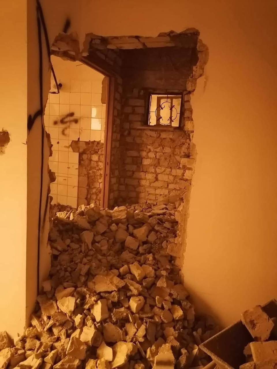 السلام عليكم ورحمةالله احنا كادر  عمال ناخذ قطعي  تنظيف تفليش تكشير تصعيد مواد حفر الابي حفر السبتتنك صب  بيتونات ودنك ارضيات كراجات  أسعار مناسبة
بغداد فقط   ***********
                   ***********
