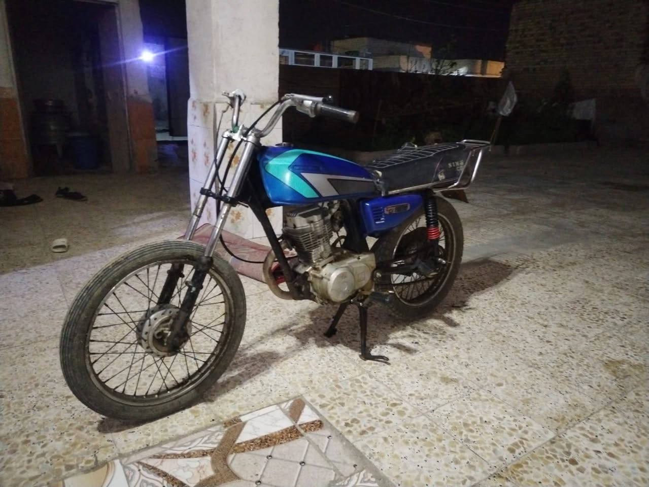 سلام عليكم دراجه للبيع بدون وراق نامه اصلي مكينه وشاصي بيها خيط دخان سعر 375 رقمي ***********
