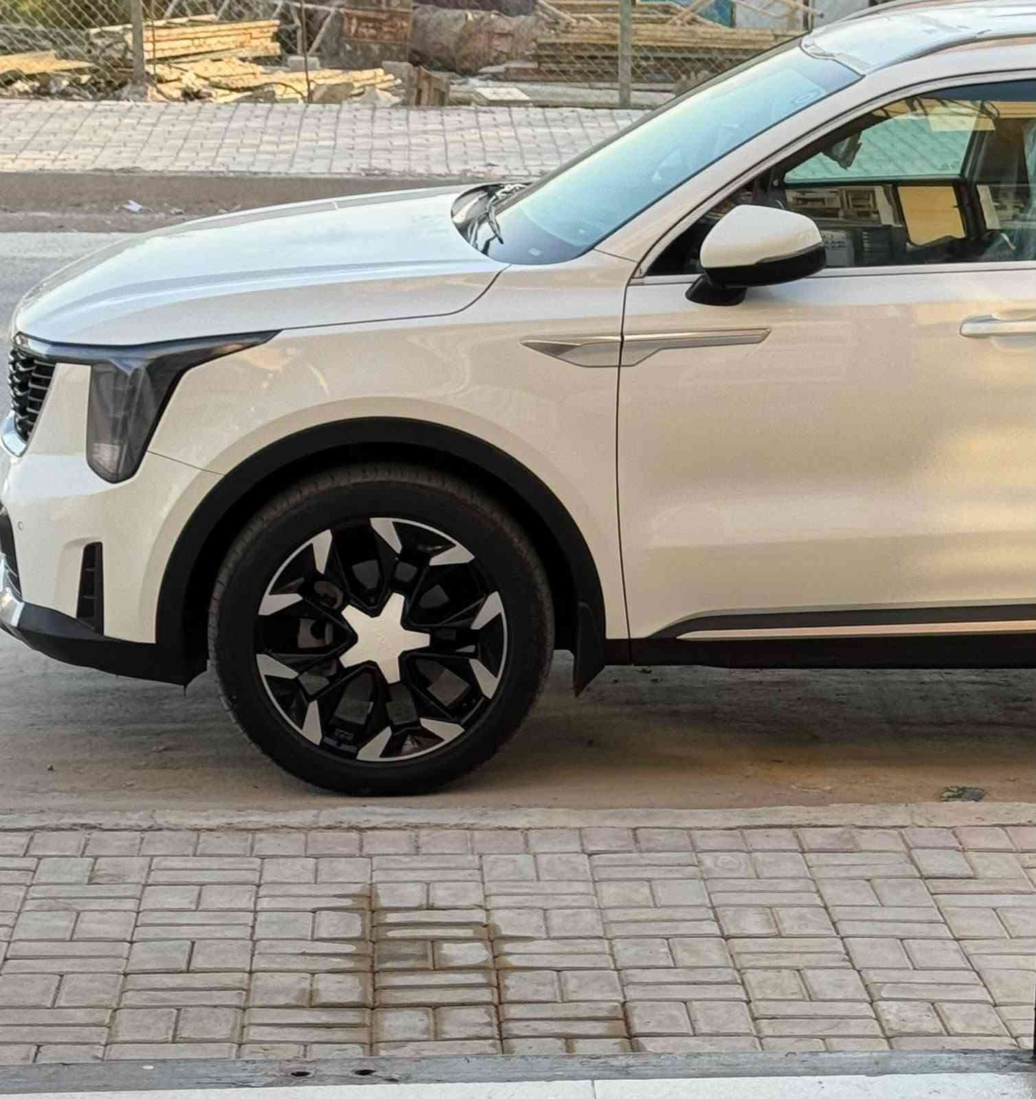 السلام عليكم 
كيا سورنته موديل 24خليجيه مكفوله كفاله عامه رقم بغداد ترهم نقدي وترهم قصد لاستفسار ***********
