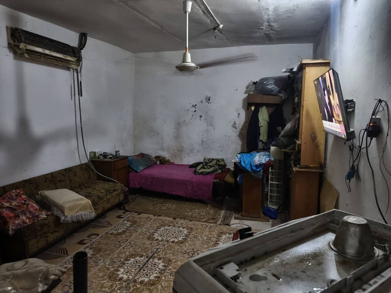 السلام عليكم بيت في الديوانيه شارع سالم للبيع ١٠٠ متر ممر عرض الممر مترين قريب ع تبليط كلش والشارع حيتبلط مشمول بتبليط باب لبيت ومقابله مدرسه جديدة  البيت ارضيته نضيفة حيل
الاستفسار ***********
السلام عليكم بيت في الديوانيه شارع سالم للبيع ١٠٠ متر ممر عرض الممر مترين قريب ع تبليط كلش والشارع حيتبلط مشمول بتبليط باب لبيت ومقابله مدرسه جديدة  البيت ارضيته نضيفة حيل
