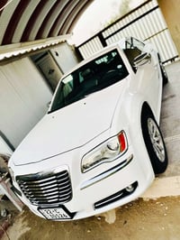 كرايسلر 300 • موديل ٢٠١٤ • مكفولة