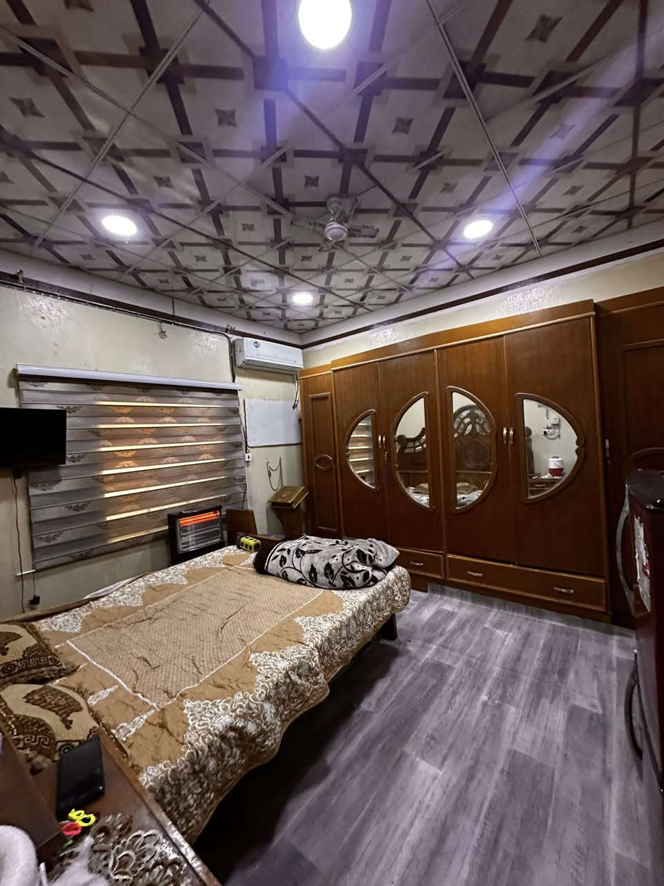 سلام عليكم دار سكن البيع
أبو الخصيب العوجه يبعد عن طريق 
العوجه تقريبن 300متر 
طابو زراعي عراقي اصل 
مكون من غرفتين وديوان وصاله كلش جبيره
ومطبخ وحمامات داخلي وخارجي 
المساحه 200متر
السعر48 
وبي مجال
استفسار 
اتصل ***********
