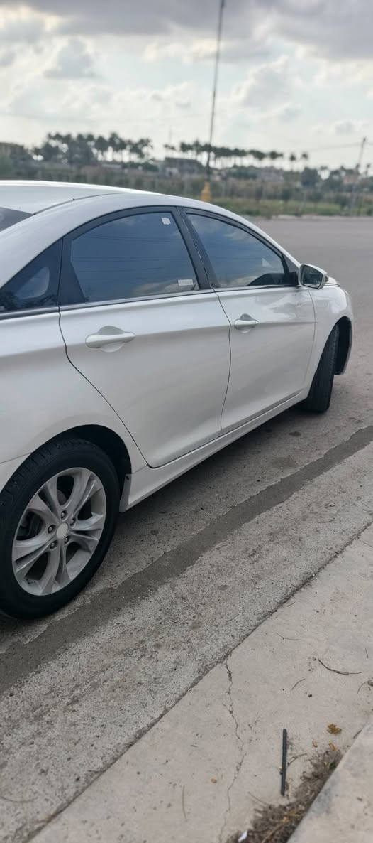 للبيع فقط .
سوناتا   مضلع خليجي
سعرها120ورقة وبيها مجال
موديل 2011خليجي 
حجم محرك 2400 المرغوب
گير محرك كفالة مبدل رواجز فقط 
تخم تاير جديدويالة اصلي
صدر امامي خلفي بشرط  تبريد تدفأه شغال
سيارة جاهزه اي نقص مابيهه ربع متصرف عليهه 
رقم مميز بأسمي 
 
كهرباياتها كلة شغال ميحتاج اوصف تجي اتشوف بعينك
سيارة بل واقع احلا من صور 
بيهه ربع الباب الخلف السكن  صبغ او بيهه مكانين بارد 
مكان سيارة صلاح الدين قضاء الضلوعيه 
للأستفسار. ***********
