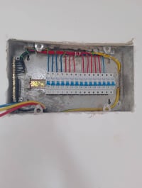 كهربائي متفرغ مع كادر عمل للاستفسار 07726992724