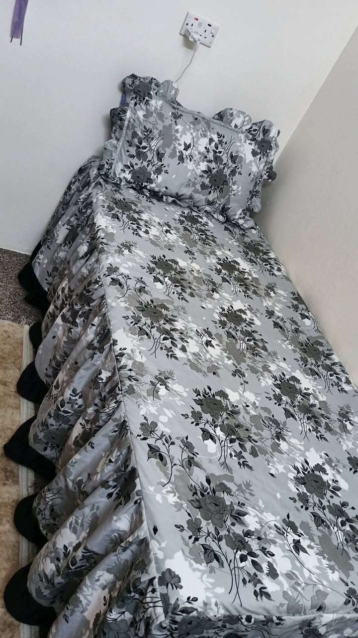 نزله بثلاث جهات✨✨
قياس 200 × 180💖
خامه درجه اولى💗💗
ضمان الغسل والاوان 💯💯
يوجد توصيل بغداد والمحافظات 
3000🥹🥹🥹


**إذا كنت صاحب هذا الإعلان وتريد حذفه لأي سبب، رجاءا أرسل رسالة إلى الدعم الفني**