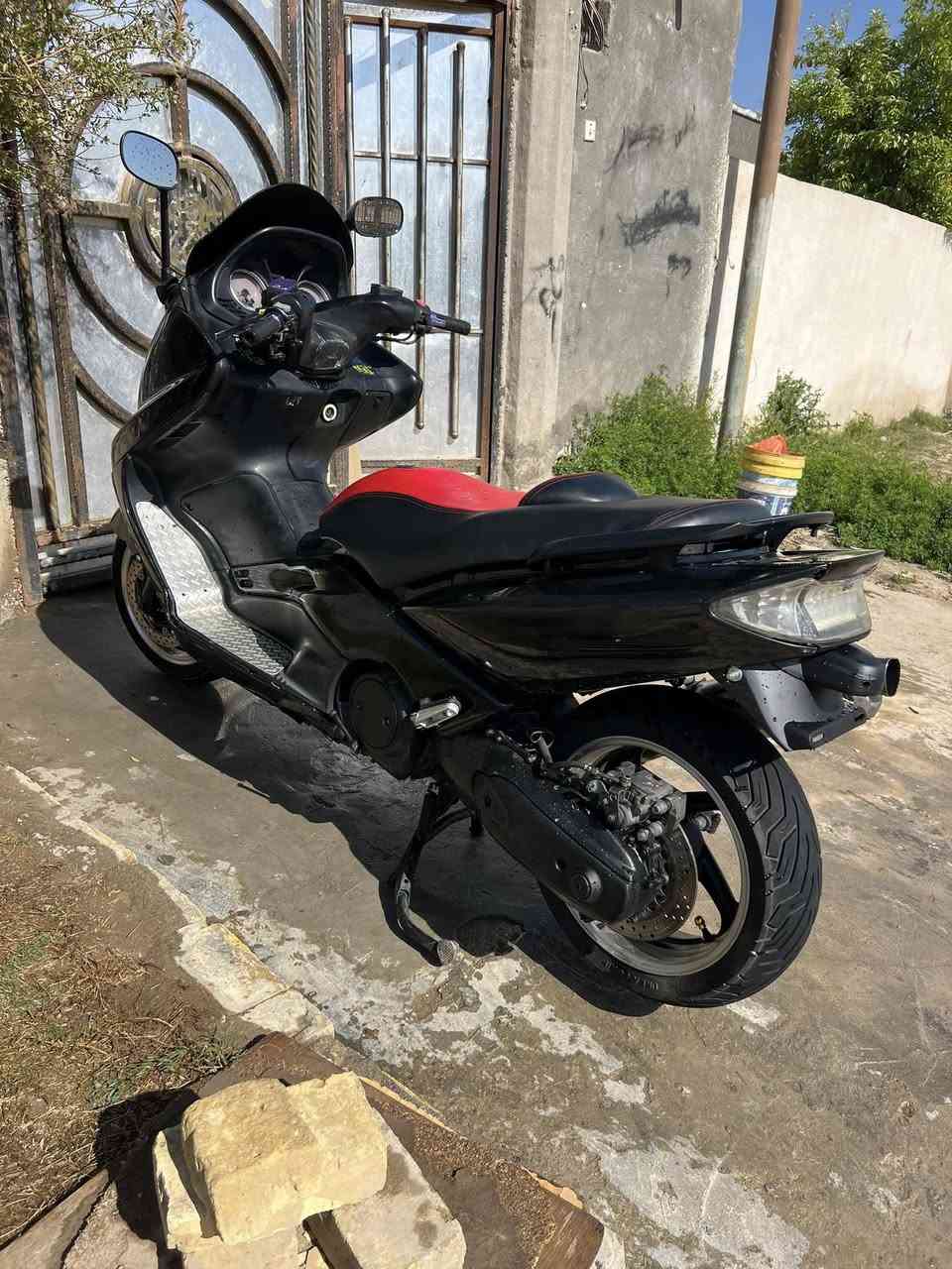 سلام عليكم للبيع تيماكس 2008نوزل دراجه محرك مفتوح اول مره ابيع ع هاذه الوضع السعر 13 وبيها مجال بصيط مكان حله الهاشميه. رقم ***********
