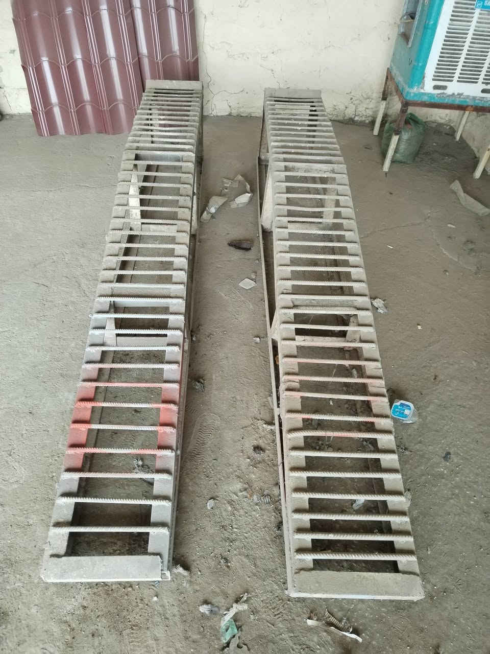 رمبات للبيع الطول مترين ونص والعرض 40 سم السعر 200 الف
بغداد اليوسفية  ***********
