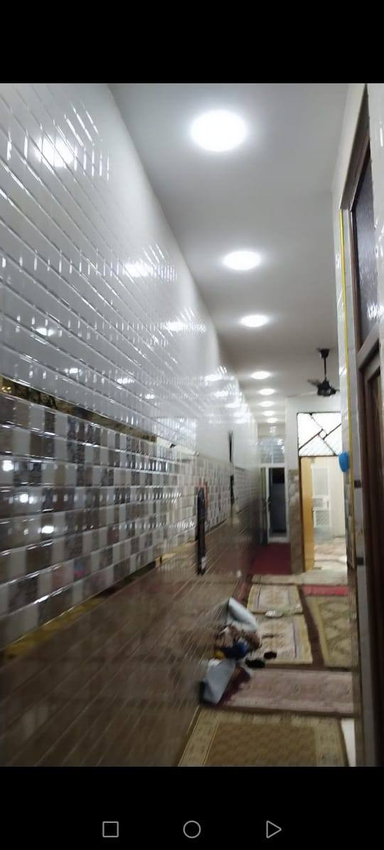 دار للبيع المساحه ١٠٠  متر +٣٥ متر فضله  الواجهة ٤ متر
البناء ١٠٠ متر   طابقين  غرفه وحده فوك وصاله والثالث بيتونه وسطح. .    و ٣٥ متر فضله واقع حال بناء حديث
درجه اولى كما موضح بالصور والمقطع الفيديو 
السعر حاضر ١٦٠ مليون
بيع على المبادره     للمصرف العقاري. 

اذا كان البيع على المبادره من المصرف العقاري
العنوان الشعب الديوان قرب شارع ٢٥
للاستفسار الاتصال *********** جاسم عريبي
*********** محمد جاسم عريبي 
عبر الواتساب متوفر
