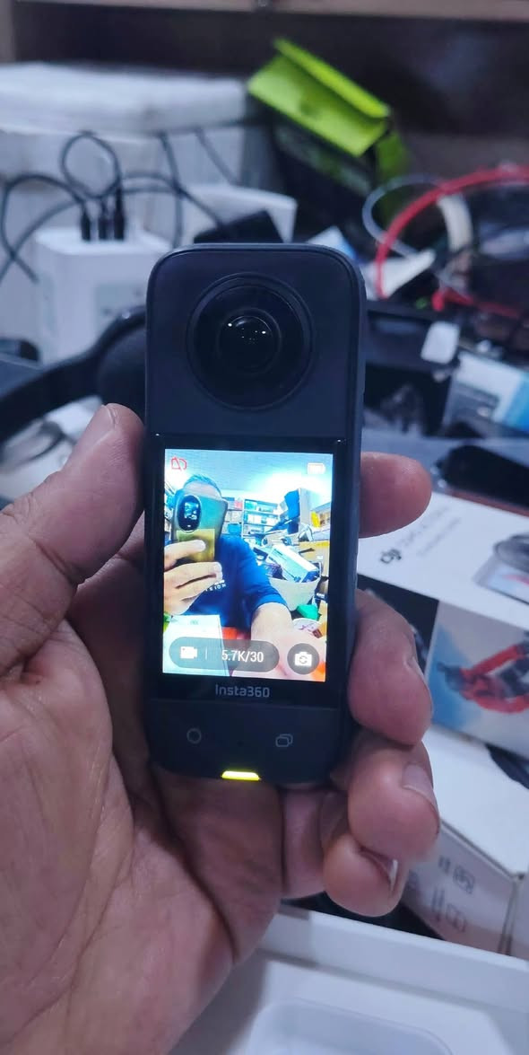 السلام عليكم ورحمة الله وبركاته
اللهم صل على سيدنا محمد وعلى آل محمد
السعر ٣٥٠ الف وياها رام ٥١٢ ساندسك اصلي
بيها شخط بسيط موضح بالصور وبالخدمة
اعتماد واتساب ***********
