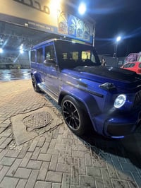 السلام وعليكم جي كلاس 63 موديل 2017 اصل سياره جديده وجاهزه اي نقص مابي...