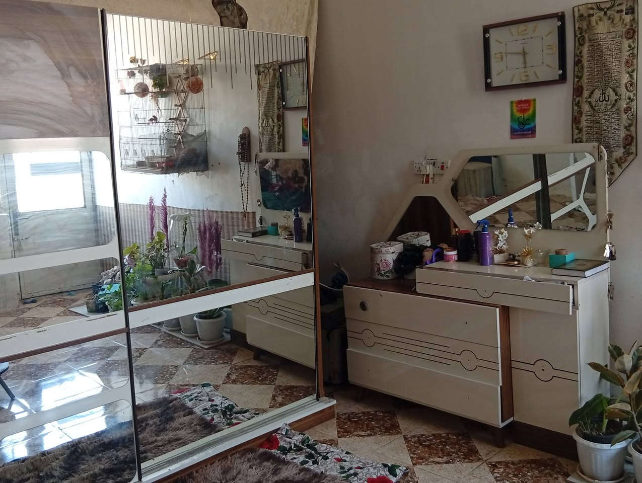 غرفت نوم مستعمله تركي الاصلي بيه بعض الترتيبات البصيطه للبيع مكان كربلاء حي الوفاء رقم***********
