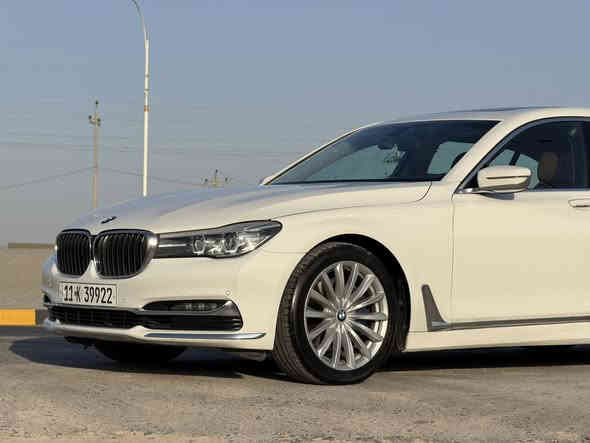 BMW 740 IL 2019 
بي ام دبليو موديل 2019 740 il باب طويلة
مواصفات خليجي وكالة شركة العروش 
~~~~~~~~~~~~~~~~~~~
◽️محرك V6 سته سلندر تيربو 
🔹گير و محرك بشرط وضع الشركة 
بدون صوت بدون صرف و بدون خلل شرط فحص
🔹ماشية 111 الف حقيقي

◽️بيها ( بس بارد شبر اسفل مراية السايق الجانبية ) بدون دواخل بدون أيرباگ

◽️مواصفات
( بصمة - فتحة سقف - شاشة - ماوس - كشنات جلد - كشن و ستيرن خزن وكهرباء - مراية شفط - لايت ليد - كاميرا خلفية - حساس امامي - حساس خلفي - جامات حماية اليد - دبلات جوبلس هوائي - تحجم ارتفاع وانخفاض السيارة - ابل كار بلي - اربع وضعيات قيادة - بردة خلفية بلاد - باب طويلة - باب جنطة كهرباء - مثبت سرعة - لمتر سرعة )

سياره حيل نظيفه كلشي علي بلاد لوك
بسمي السنويه بشرط تحويل ثاني يوم 

◽️نظافه 97٪؜ , كامل سيرفس بدون نقص و بدون مصرف سياره اي نقص مابيها ، تخم تاير دنلوب ياباني 

صيانة السيارة فقط عند الوكالة واحيانا عند منتظر اوتو 

رقم السيارة بغداد ، الرقم الإنكليزي الجديد
انا المالك /تحويل ثاني يوم 
مكان السيارة / المثنى - السماوة

السعر : 395 وبيها مجال بسيط
اتصال فقط : ***********
